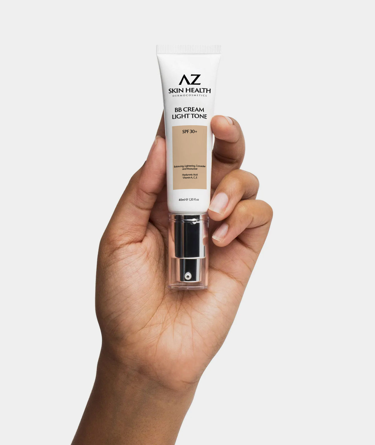 BB Krem 3'ü Bir Arada SPF 50+, Nemlendirici, Renk Dengeleyici, Aydınlatıcı ve Kapatıcı